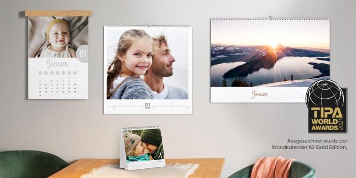 von Cewe designte Fotokalender in verschiedenen Formaten mit Familienfotos