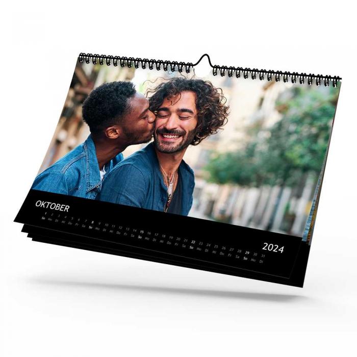 Wandkalender designt auf ifolor mit persönlichen Erinnerungsbildern